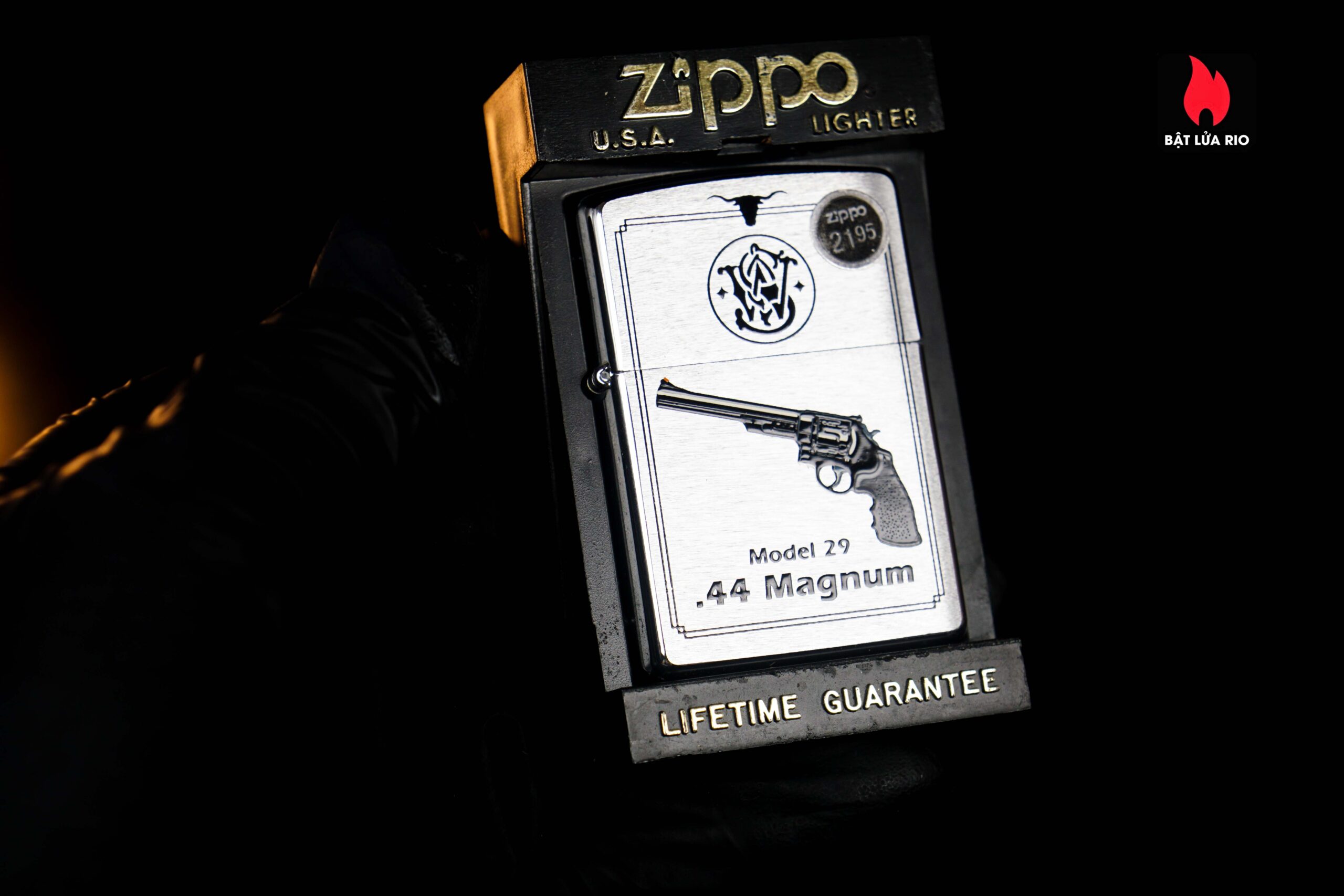 Zippo La Mã 1997 – Smith & Wesson – Model 29 .44 Magnum 1