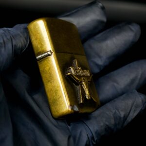 Zippo La Mã 1988 – Đồng Nguyên Khối – Marlboro Longhorns 14