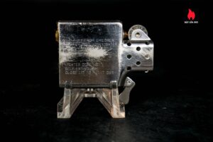 Zippo La Mã 1988 – Đồng Nguyên Khối – Marlboro Longhorns 18