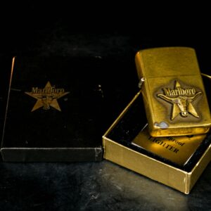 Zippo La Mã 1988 – Đồng Nguyên Khối – Marlboro Longhorns 2