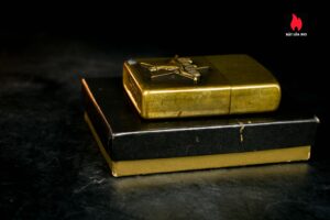 Zippo La Mã 1988 – Đồng Nguyên Khối – Marlboro Longhorns 5