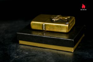 Zippo La Mã 1988 – Đồng Nguyên Khối – Marlboro Longhorns 7