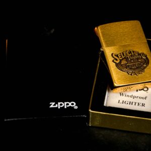 Zippo La Mã 1995 – Brushed Brass – Select Trading Tobaccoville 1