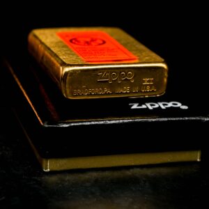 Zippo La Mã 1995 – Brushed Brass – Select Trading Tobaccoville 2