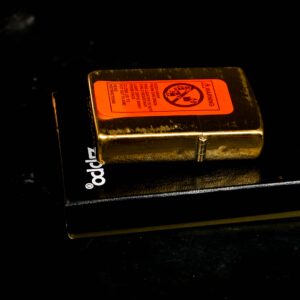 Zippo La Mã 1995 – Brushed Brass – Select Trading Tobaccoville 3
