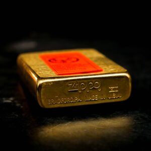 Zippo La Mã 1995 – Brushed Brass – Select Trading Tobaccoville 8