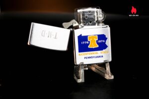 Zippo Xưa 1973 – 1776-1976 Bicentennial State Pennsylvania – Kỷ Niệm 200 Năm Hoa Kỳ 11