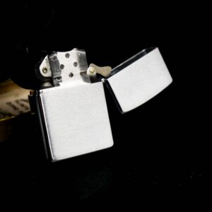 Zippo Xưa 1973 – Masury Is Cood Paint 4