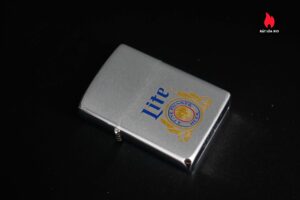 Zippo Xưa 1981 – Miller Lite Beer 4