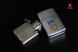 Zippo Xưa 1981 – Miller Lite Beer 7