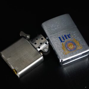 Zippo Xưa 1981 – Miller Lite Beer 7
