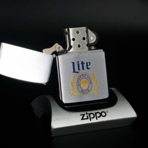 Zippo Xưa 1981 – Miller Lite Beer 9
