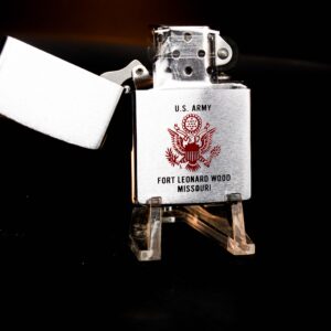 Zippo Xưa 1983 – U.S. Army Fort Leonard Wood Missouri 1