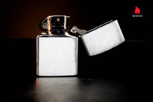 Zippo Xưa 1983 – U.S. Army Fort Leonard Wood Missouri 11