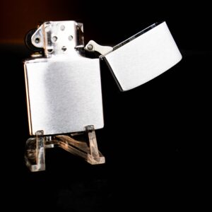 Zippo Xưa 1983 – U.S. Army Fort Leonard Wood Missouri 2