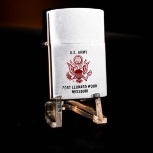 Zippo Xưa 1983 – U.S. Army Fort Leonard Wood Missouri