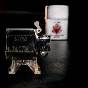 Zippo Xưa 1983 – U.S. Army Fort Leonard Wood Missouri 6