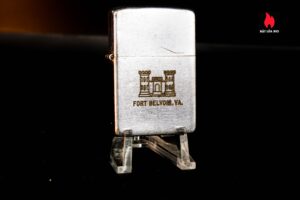 Vỏ Zippo Xưa 1951 – Fort Belvoir – Vỏ Thép – Cũ