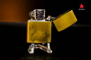 Zippo 1982 – Zippo Marlboro Running HorseMan 1982 – Đồng Nguyên Khối 2