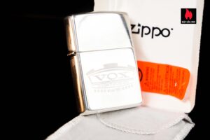 Zippo Bạc Khối 2007 – Sterling Silver – VOX 50 Years Of Golden Tone 15