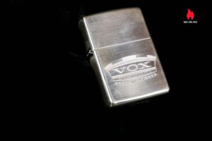 Zippo Bạc Khối 2007 – Sterling Silver – VOX 50 Years Of Golden Tone 19