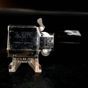 Zippo La Mã 1992 – Black Matte – Marlboro Man Silhouette 10