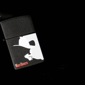 Zippo La Mã 1992 – Black Matte – Marlboro Man Silhouette 2