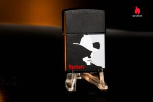 Zippo La Mã 1992 – Black Matte – Marlboro Man Silhouette