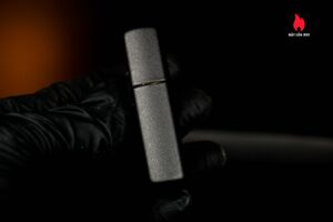 Zippo La Mã 1992 – Black Matte – Marlboro Man Silhouette 5