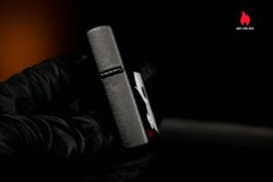 Zippo La Mã 1992 – Black Matte – Marlboro Man Silhouette 6