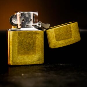 Zippo La Mã 1994 – Đồng Nguyên Khối – Country Store Marlboro Rodeo 8