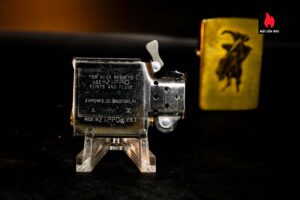 Zippo La Mã 1994 – Đồng Nguyên Khối – Country Store Marlboro Rodeo 9