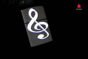 Zippo La Mã 1995 – Camel Guitar Neck Musical 4