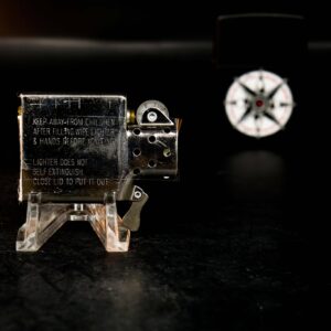 Zippo La Mã 1998 Marlboro Black Matte Compass 6