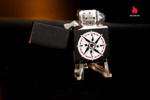 Zippo La Mã 1998 Marlboro Black Matte Compass - Mộc Lồi 1