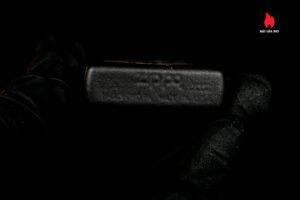 Zippo La Mã 1998 Marlboro Black Matte Compass - Mộc Lồi 10