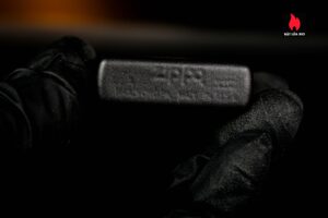 Zippo La Mã 1998 Marlboro Black Matte Compass - Mộc Lồi 3