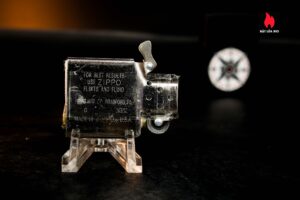 Zippo La Mã 1998 Marlboro Black Matte Compass - Mộc Lồi 8