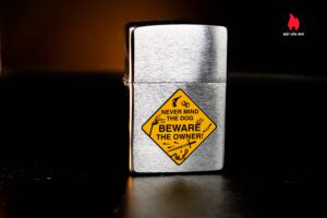 Zippo La Mã 1999 – Road-Sign Australia Series – Beware of Owner 2