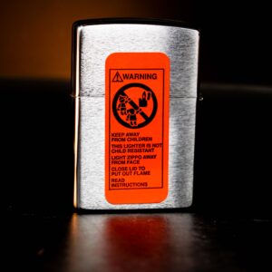 Zippo La Mã 1999 – Road-Sign Australia Series – Beware of Owner 3