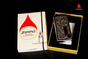 Zippo Slim Xưa 1976 – Venetian – Hoa Văn Ý 2