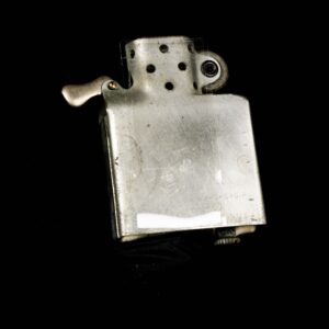 Zippo Xưa 1943 – 1945 – World War II – Black Crackle – Bản Lề 3 Chấu 11