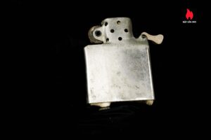 Zippo Xưa 1943 – 1945 – World War II – Black Crackle – Bản Lề 3 Chấu 12