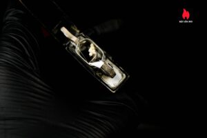 Zippo Xưa 1943 – 1945 – World War II – Black Crackle – Bản Lề 3 Chấu 19
