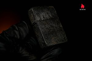 Zippo Xưa 1943 – 1945 – World War II – Black Crackle – Bản Lề 3 Chấu 2