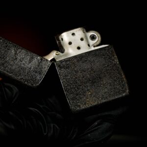 Zippo Xưa 1943 – 1945 – World War II – Black Crackle – Bản Lề 3 Chấu 20