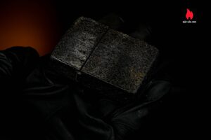 Zippo Xưa 1943 – 1945 – World War II – Black Crackle – Bản Lề 3 Chấu 22