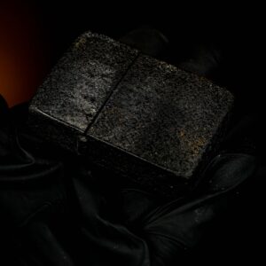 Zippo Xưa 1943 – 1945 – World War II – Black Crackle – Bản Lề 3 Chấu 22