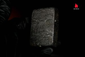 Zippo Xưa 1943 – 1945 – World War II – Black Crackle – Bản Lề 3 Chấu 6