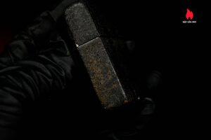 Zippo Xưa 1943 – 1945 – World War II – Black Crackle – Bản Lề 3 Chấu 8